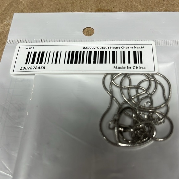 White Gold Plated Heart Necklace - Picture 4 of 12